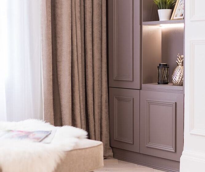 Отель Tanner Row Suites