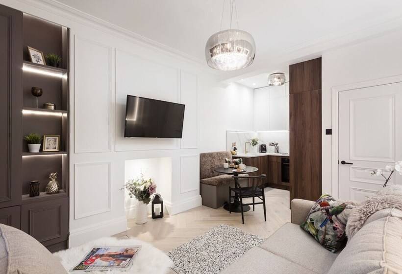 Отель Tanner Row Suites