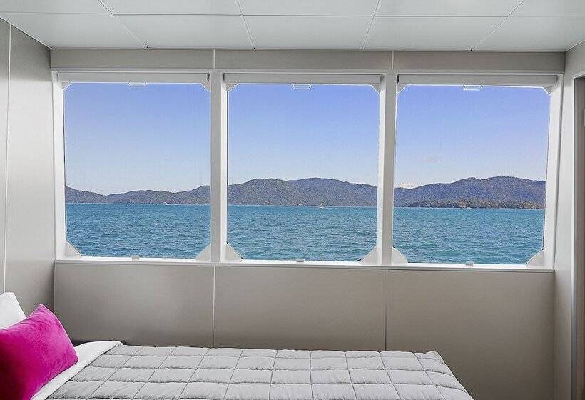 בית מלון כפרי Whitsunday Explorer Small Ship Cruising