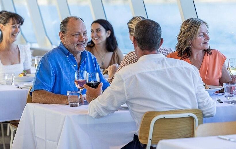 בית מלון כפרי Whitsunday Explorer Small Ship Cruising