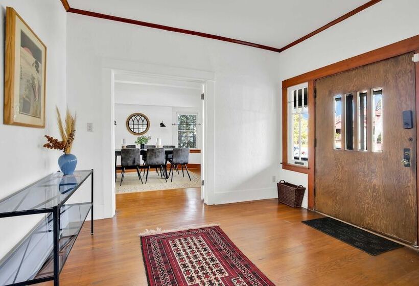 Kingsley By Avantstay Newly Furnished La Home