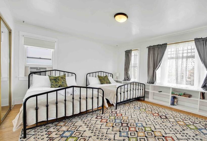 Kingsley By Avantstay Newly Furnished La Home