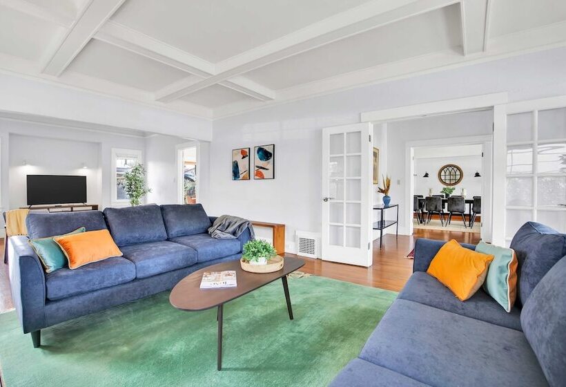 Kingsley By Avantstay Newly Furnished La Home