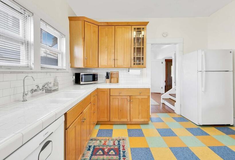 Kingsley By Avantstay Newly Furnished La Home