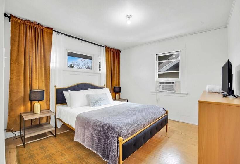 Kingsley By Avantstay Newly Furnished La Home