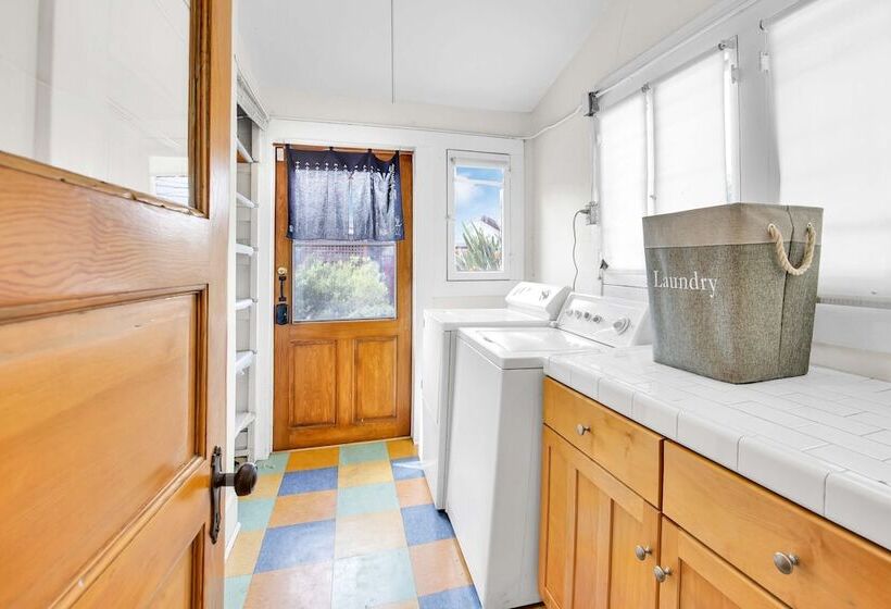 Kingsley By Avantstay Newly Furnished La Home