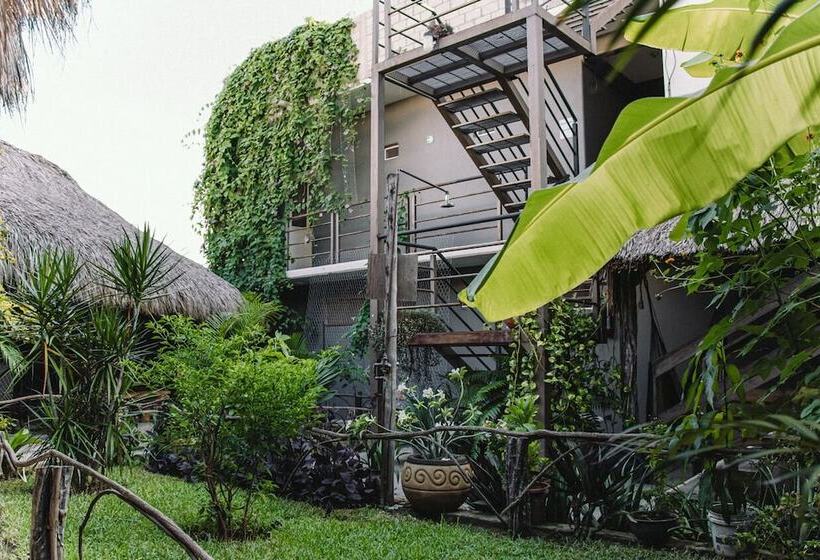 여관 La Escondida H