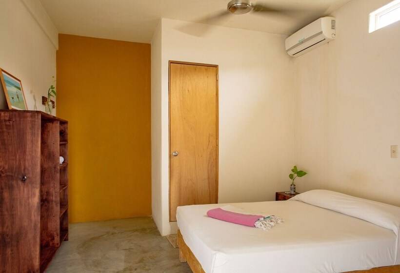 مسافرخانه La Escondida H