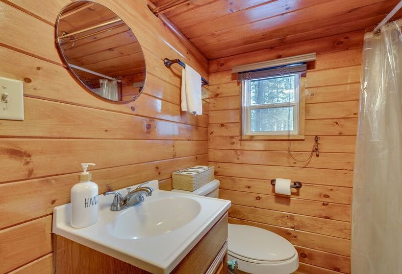 Laconia Cabin W/ Grill: 2 Mi To Weirs Beach!