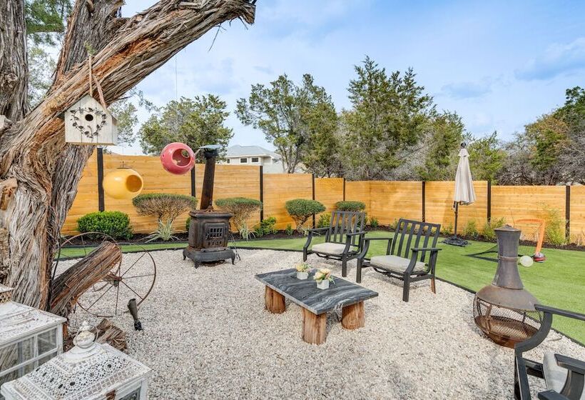 Lago Vista Home W/ Putting Green, Pool, & Jacuzzi