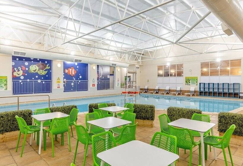 Late Rooms At North Devon Resort