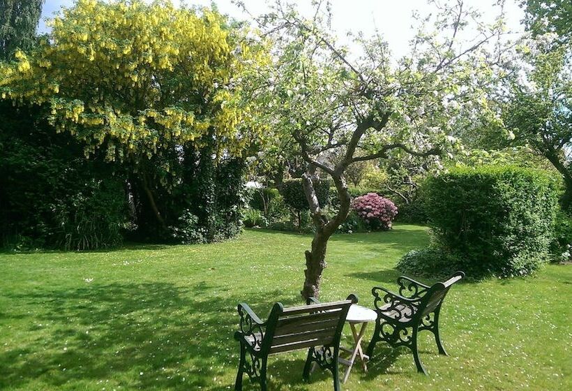 Little Orchard Bed And Breakfast Chichester