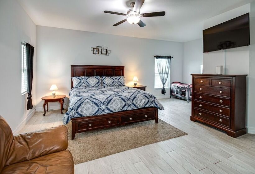 Lanai, Heated Pool & Spa: Lehigh Acres Home