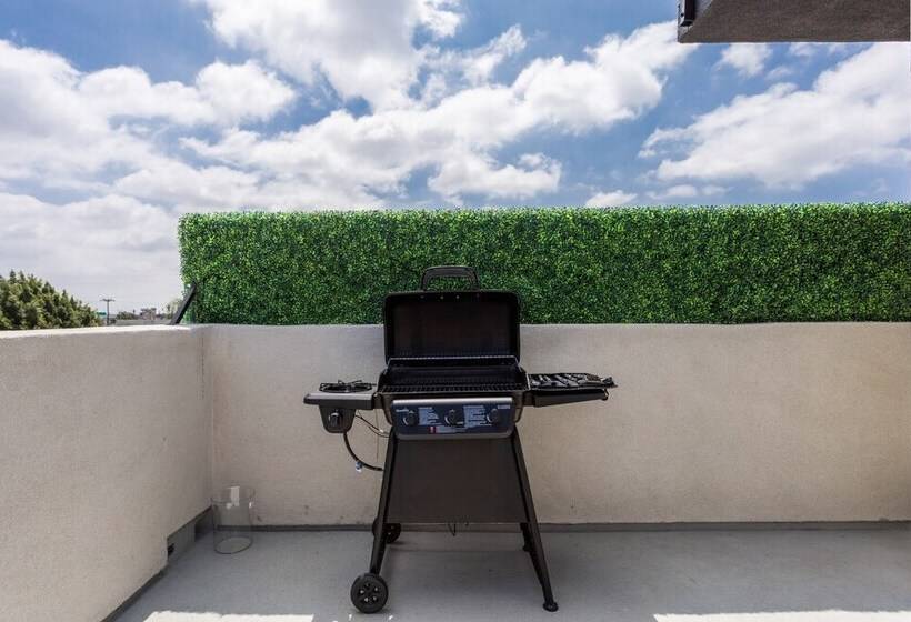 Metro Horizon By Avantstay Rooftop Deck + City View