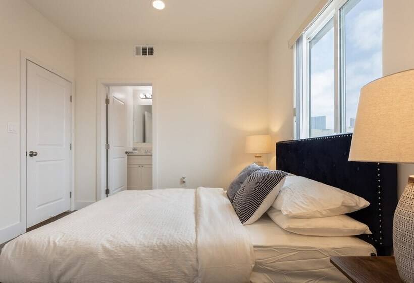 Metro Horizon By Avantstay Rooftop Deck + City View