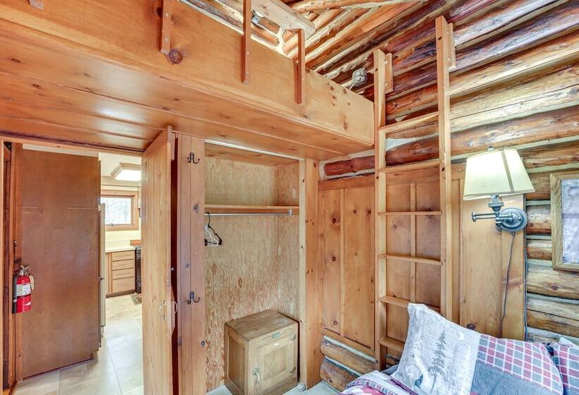 Michigan Log Cabin W/ Pere Marquette River Views