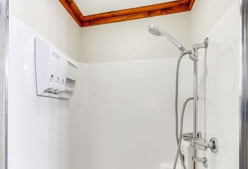 Michigan Log Cabin W/ Pere Marquette River Views