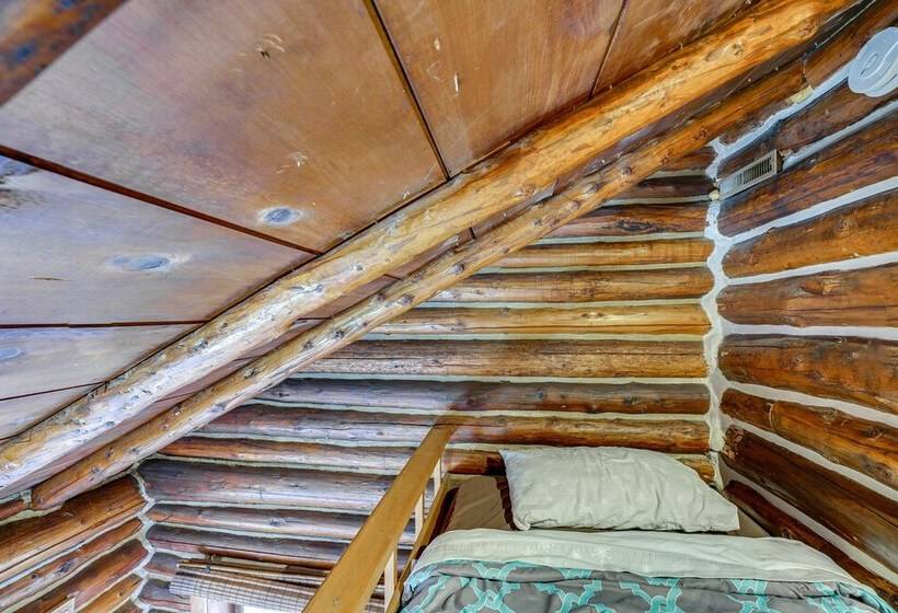 Michigan Log Cabin W/ Pere Marquette River Views