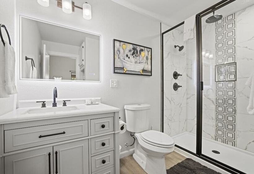 Mimosa Waterfront With Hot Tub