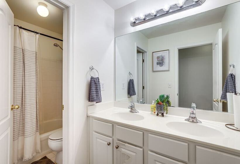 Modern Stone Mountain Home W/ Spacious Deck, Grill