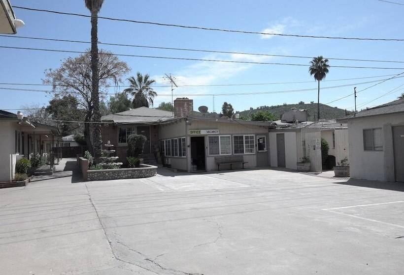 모텔 Elsinore Hot Springs & Lodge