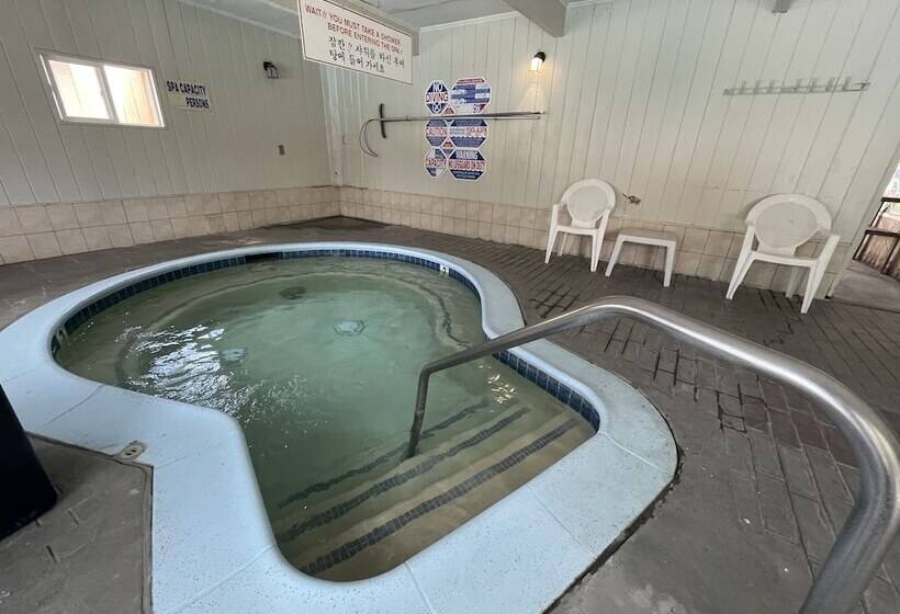 모텔 Elsinore Hot Springs & Lodge