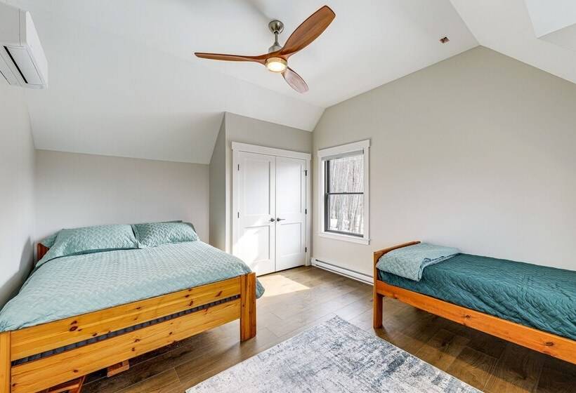 Mountain View Home In Stoneham W/ Hot Yoga Studio!