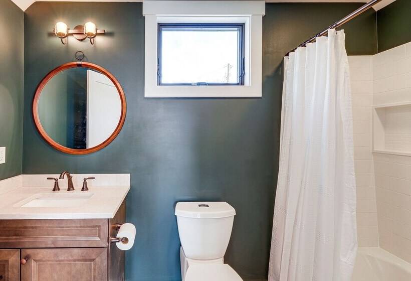 Mountain View Home In Stoneham W/ Hot Yoga Studio!