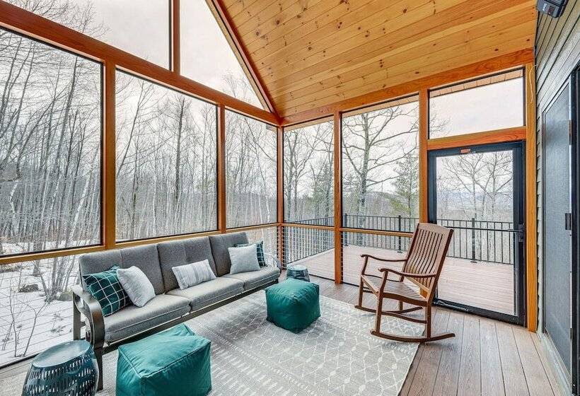 Mountain View Home In Stoneham W/ Hot Yoga Studio!