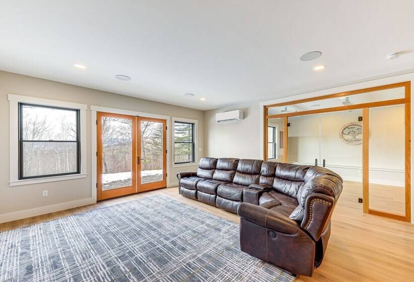 Mountain View Home In Stoneham W/ Hot Yoga Studio!
