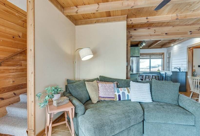 Mountaintop Blue Ridge Cabin: 2 Mi To Downtown