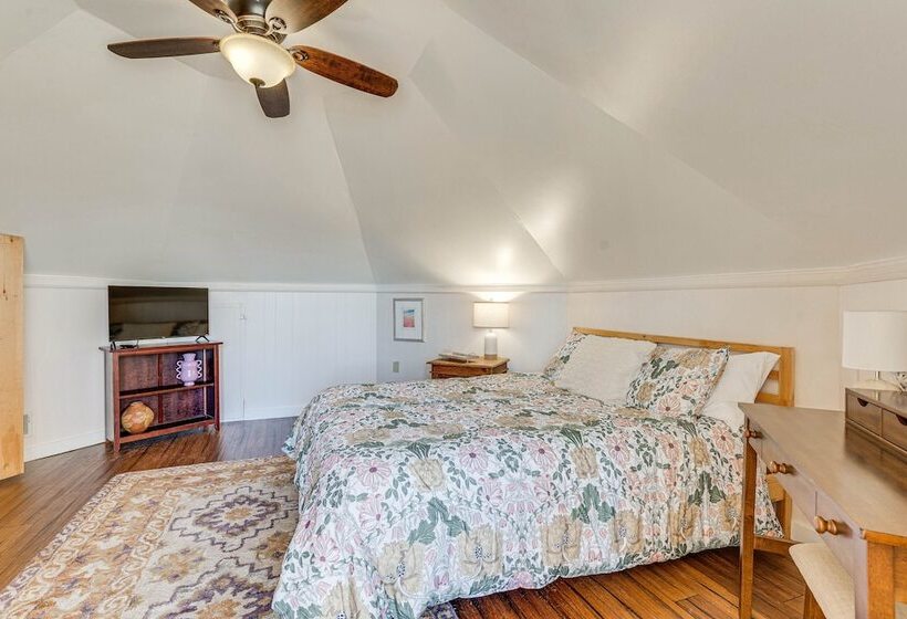 Mountaintop Blue Ridge Cabin: 2 Mi To Downtown