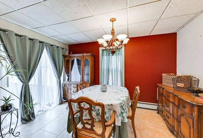 New York Escape Near Times Square & Central Park!