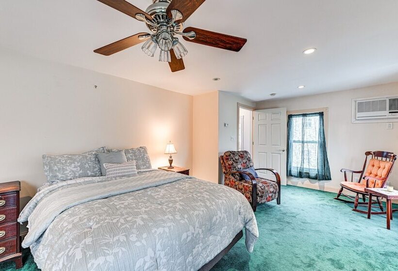 New York Escape Near Times Square & Central Park!