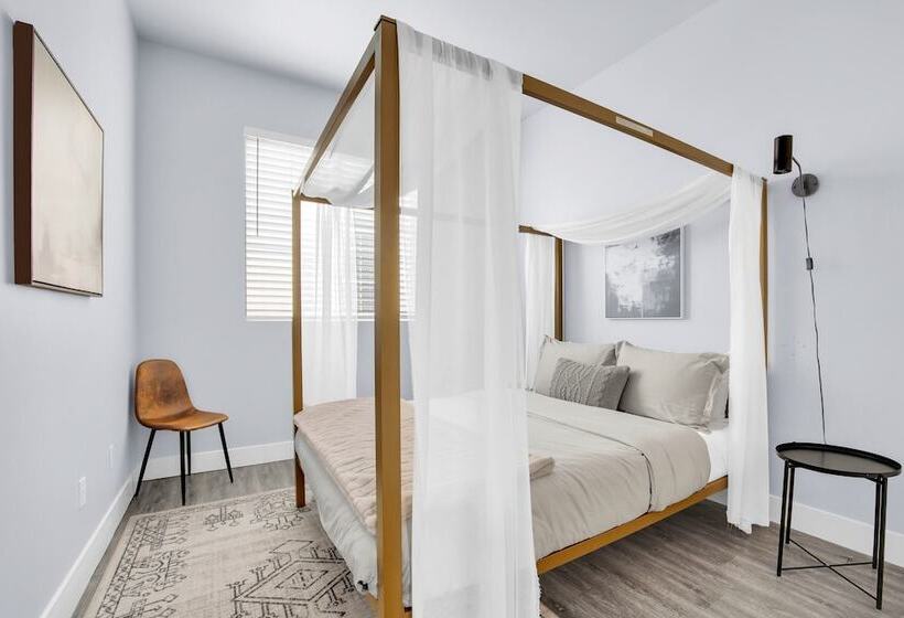 Noho By Avantstay North Hollywood Townhome