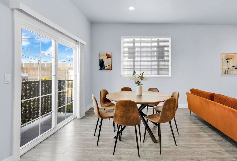 Noho By Avantstay North Hollywood Townhome