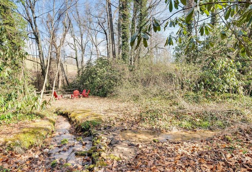 Peaceful Hendersonville Cabin   Hot Tub & Fire Pit