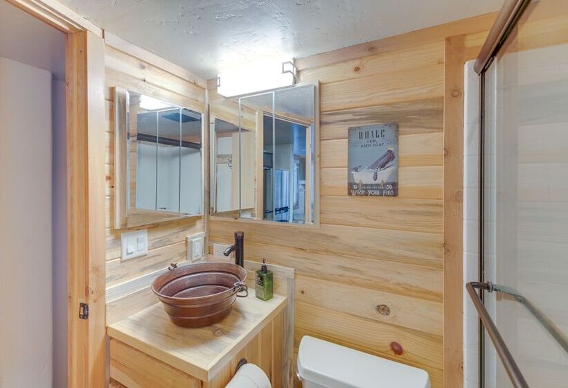 Cozy & Restful Cabin, Steps To Lake Almanor