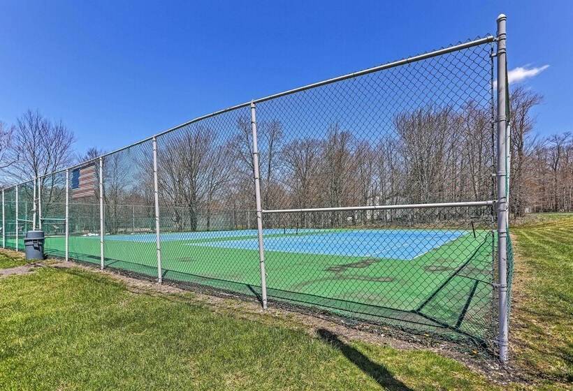 Peaceful Tobyhanna Home W/ Game Room & Fire Pit!