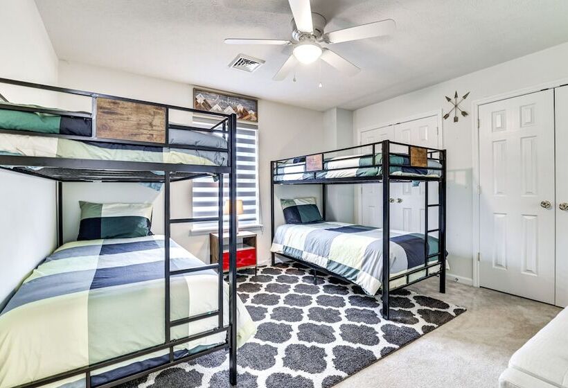 Peaceful Tobyhanna Home W/ Game Room & Fire Pit!