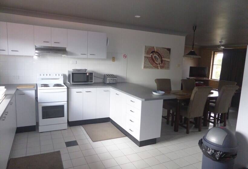 פנסיון 22 Fischer St