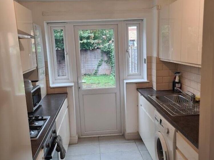 بنسيون Angel House