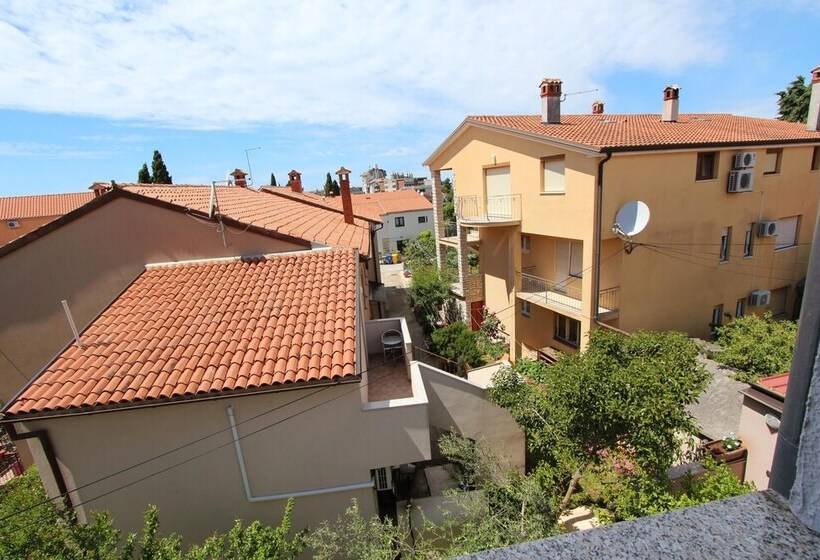 פנסיון Apartments And Rooms Dino