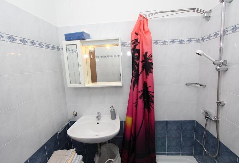 פנסיון Apartments And Rooms Dino