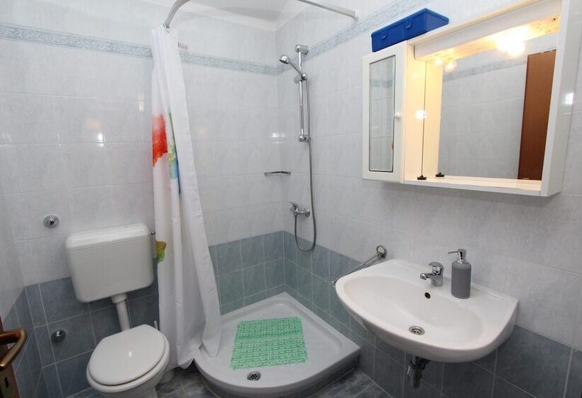 פנסיון Apartments And Rooms Dino