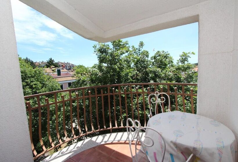 פנסיון Apartments And Rooms Dino