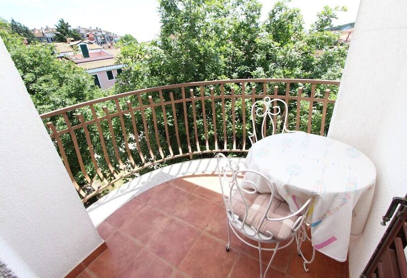 פנסיון Apartments And Rooms Dino