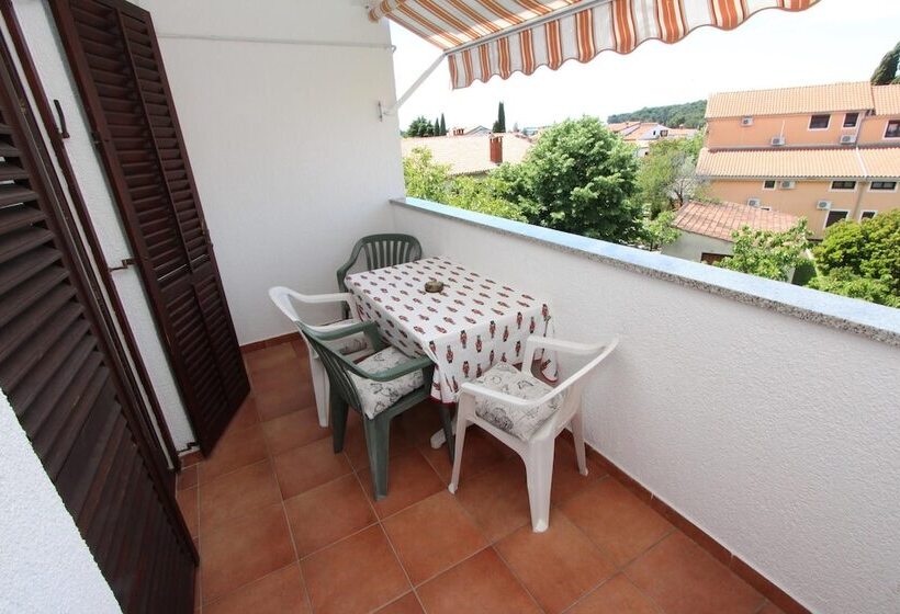 פנסיון Apartments And Rooms Dino