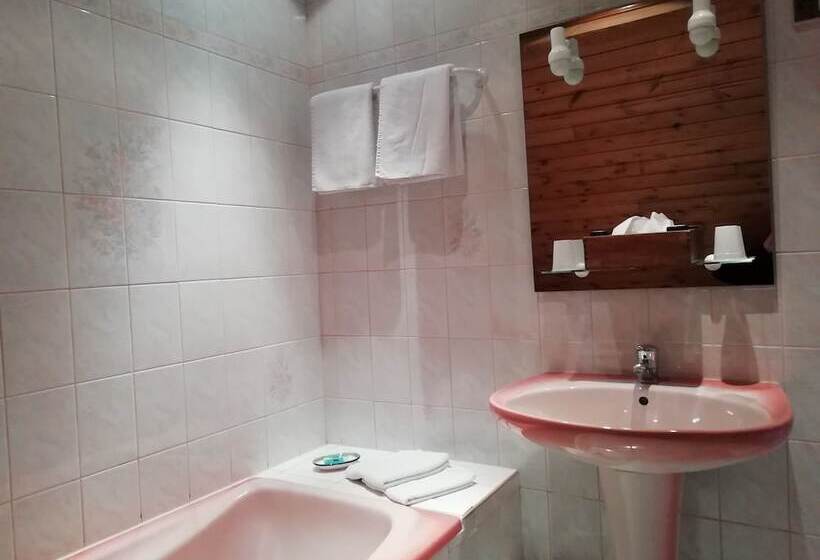 פנסיון Edoniaa