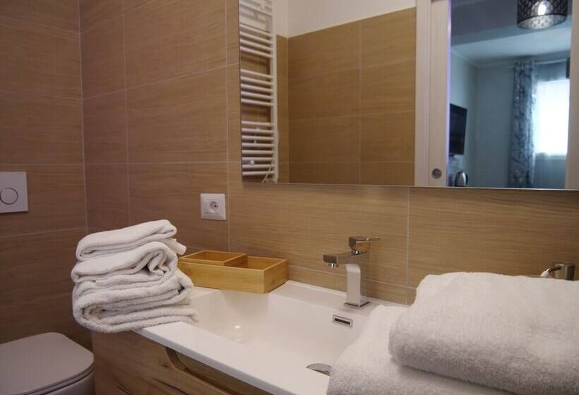 ペンション Our Guest House